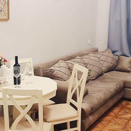 Sofiko Apartment In A Legendary Building Tbilisi Esterno foto